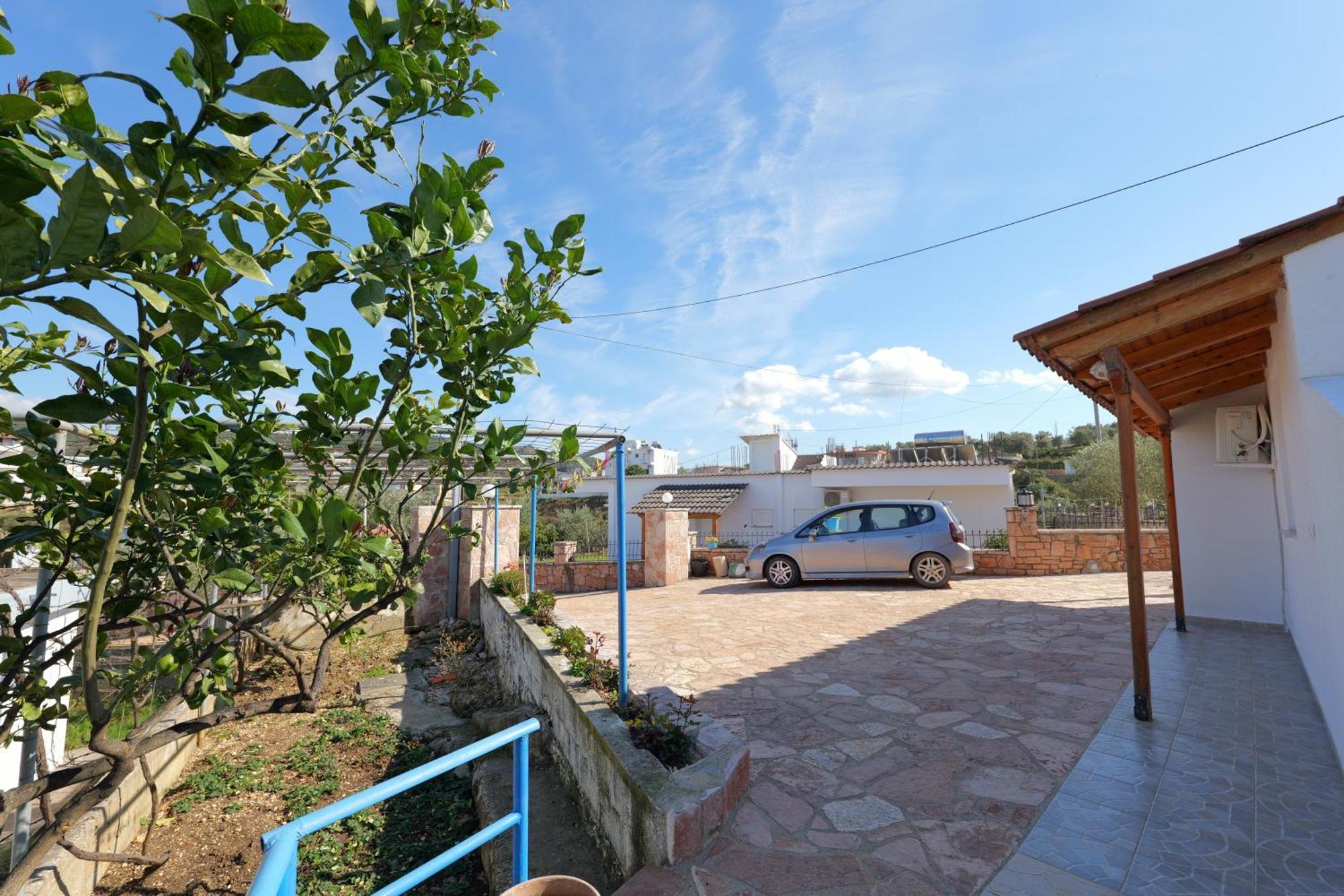 Guesthouse Blue Sky Ksamil Exterior foto