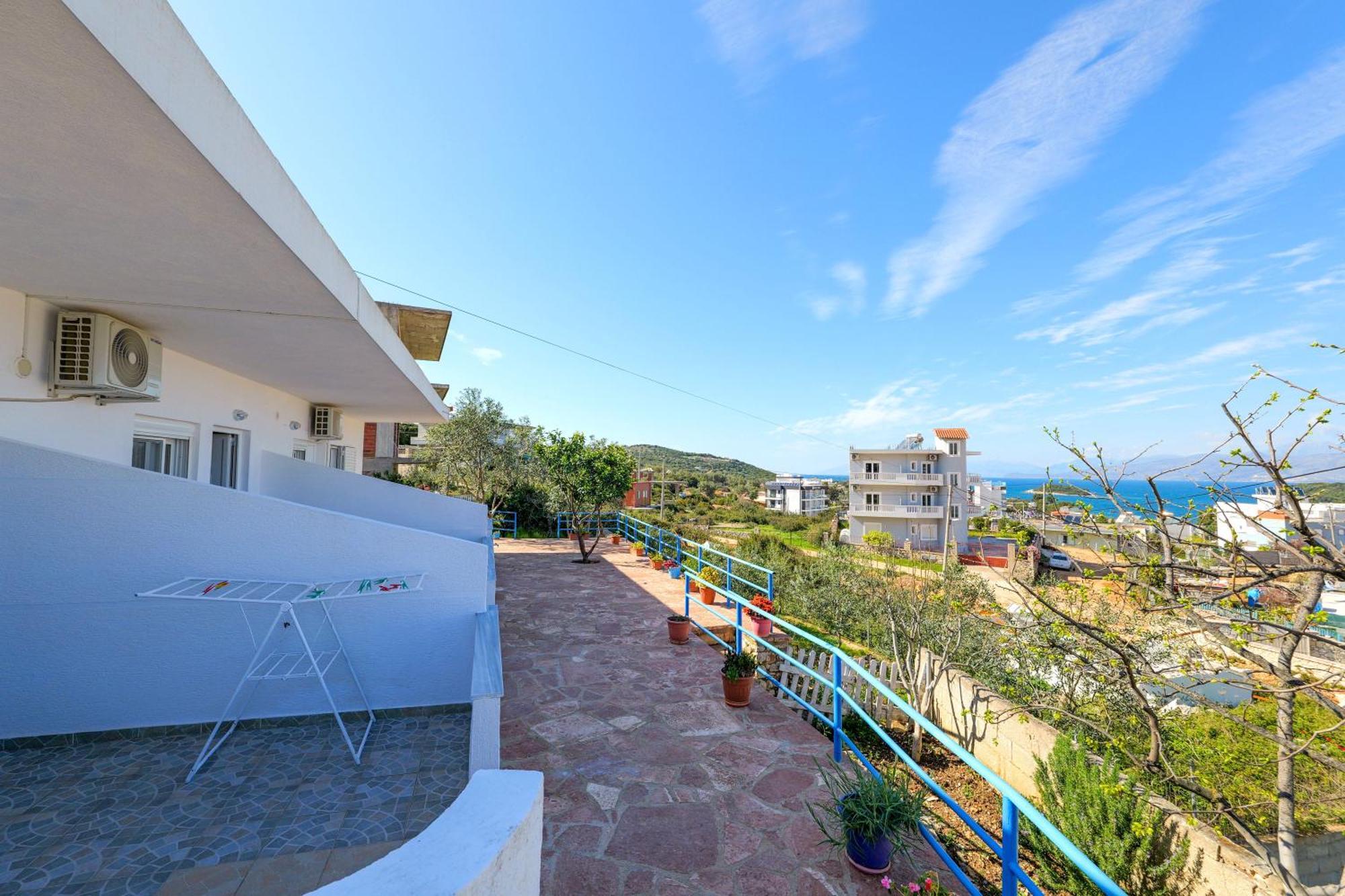 Guesthouse Blue Sky Ksamil Exterior foto